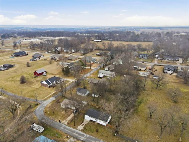 220 W Parks Street, Prairie Grove, AR 72753