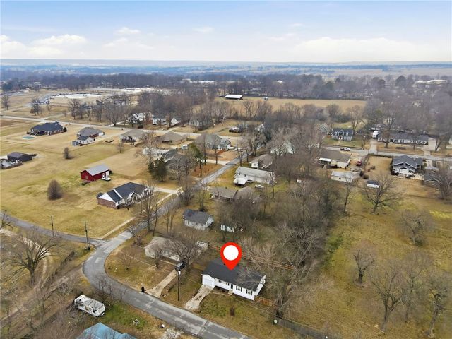 220 W Parks Street, Prairie Grove, AR 72753