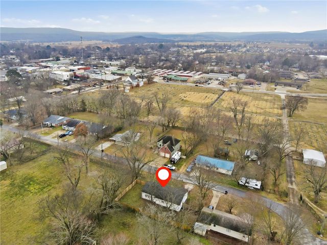 220 W Parks Street, Prairie Grove, AR 72753