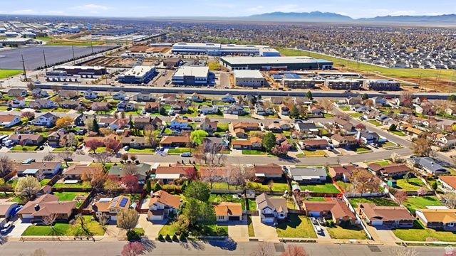 1147 W 25 S, Clearfield, UT 84015