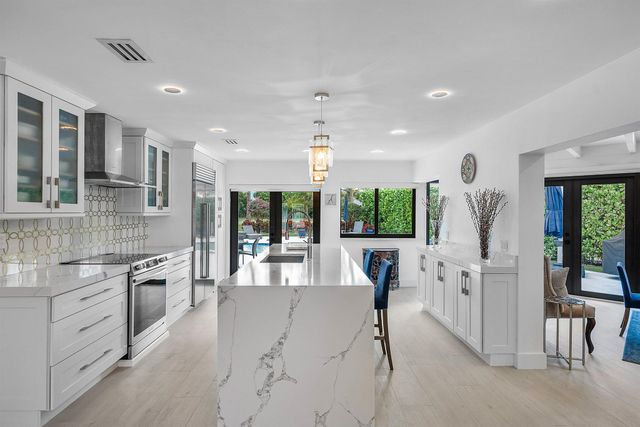 624 Lakewoode Circle W, Delray Beach, FL 33445