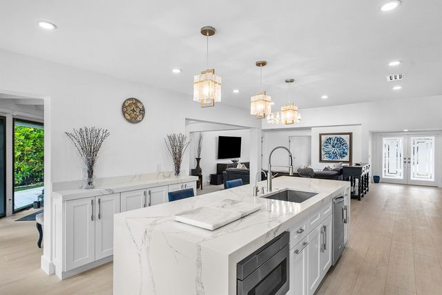 624 Lakewoode Circle W, Delray Beach, FL 33445