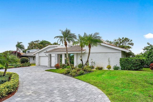 624 Lakewoode Circle W, Delray Beach, FL 33445