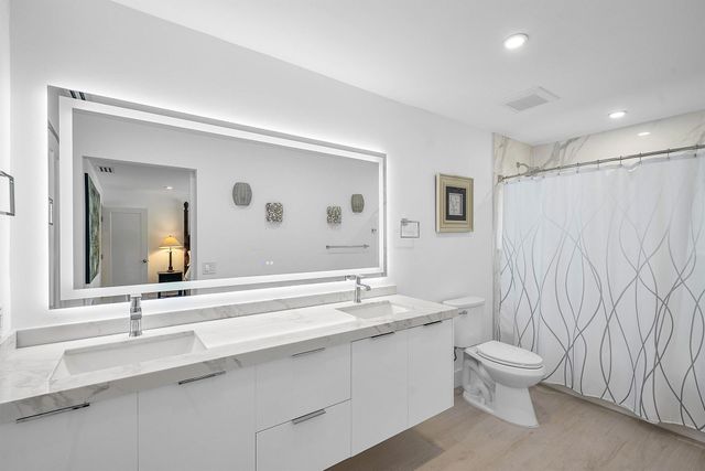 624 Lakewoode Circle W, Delray Beach, FL 33445