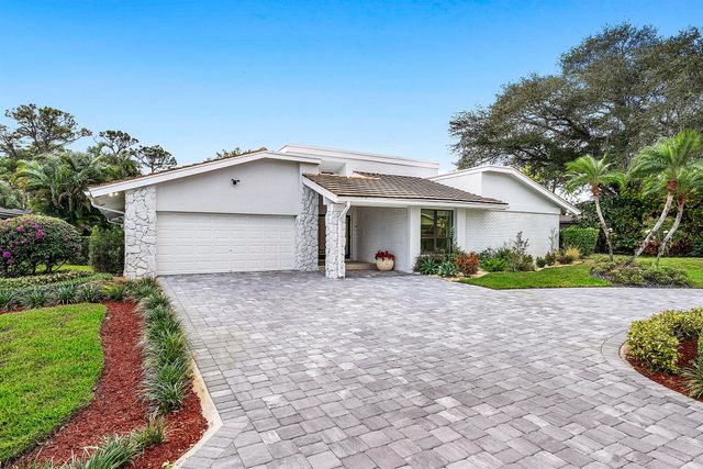 624 Lakewoode Circle W, Delray Beach, FL 33445