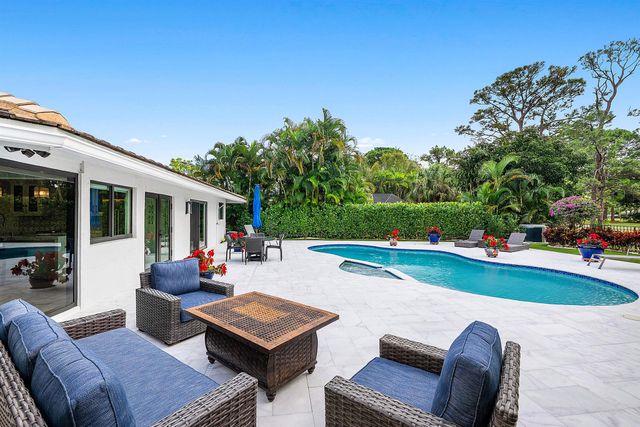 624 Lakewoode Circle W, Delray Beach, FL 33445