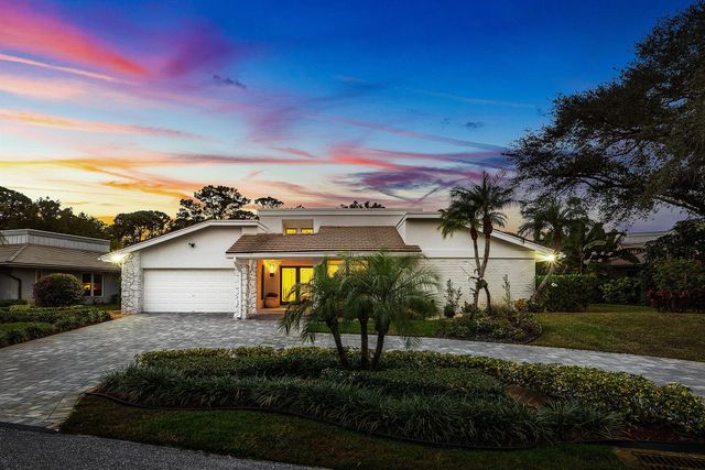 624 Lakewoode Circle W, Delray Beach, FL 33445