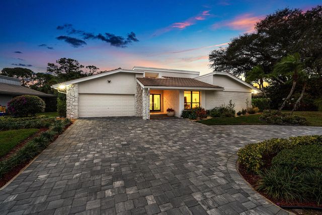 624 Lakewoode Circle W, Delray Beach, FL 33445