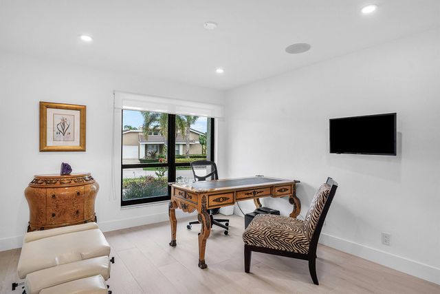 624 Lakewoode Circle W, Delray Beach, FL 33445