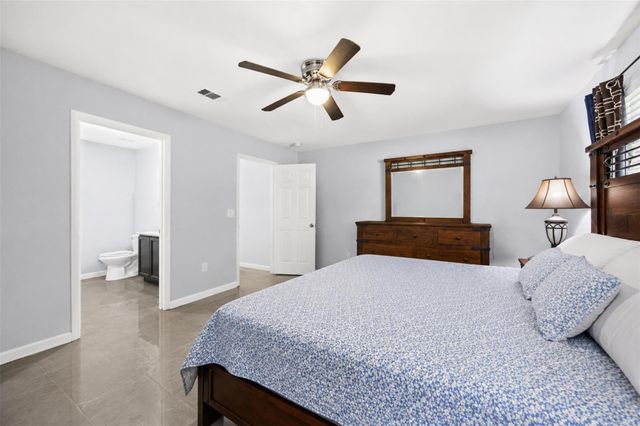 16454 Peyton Stone Circle, Houston, TX 77049