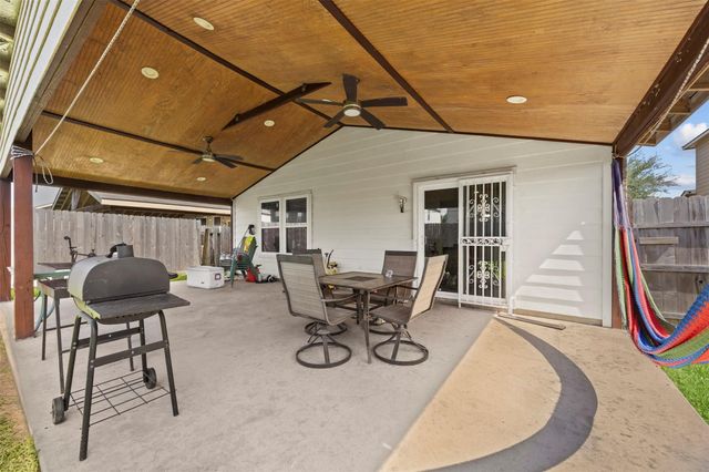16454 Peyton Stone Circle, Houston, TX 77049