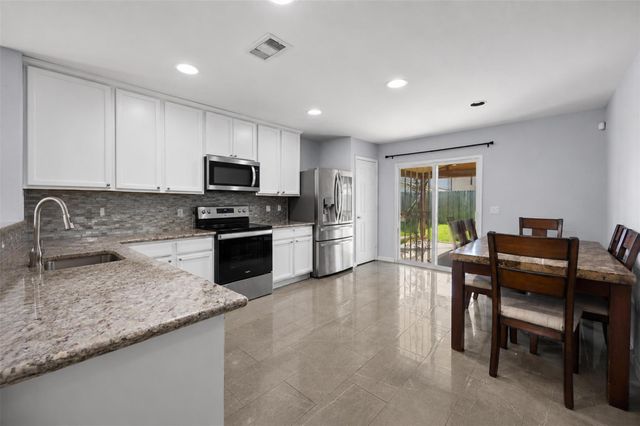 16454 Peyton Stone Circle, Houston, TX 77049