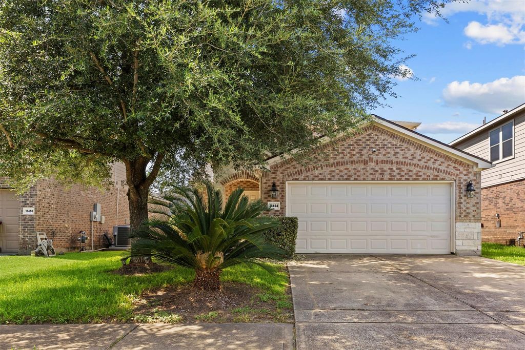16454 Peyton Stone Circle, Houston, TX 77049