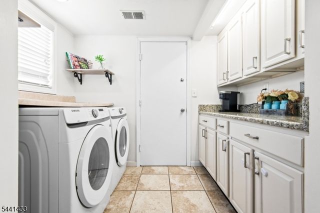 261 Kingsberry Dr, Franklin Twp., NJ 08873