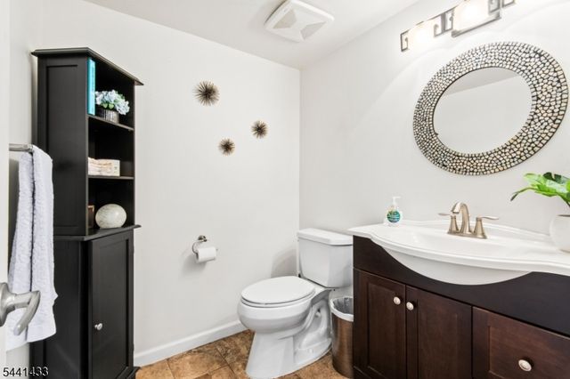 261 Kingsberry Dr, Franklin Twp., NJ 08873