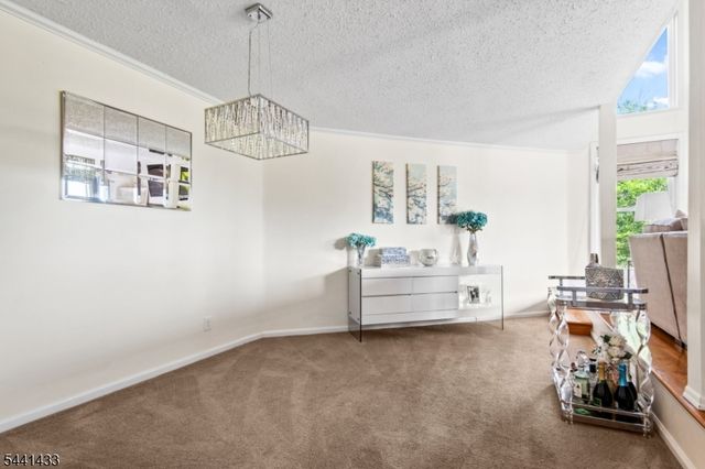 261 Kingsberry Dr, Franklin Twp., NJ 08873
