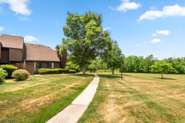 261 Kingsberry Dr, Franklin Twp., NJ 08873
