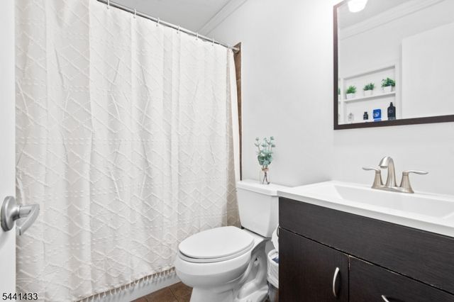 261 Kingsberry Dr, Franklin Twp., NJ 08873