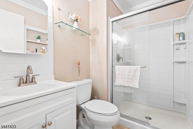 261 Kingsberry Dr, Franklin Twp., NJ 08873