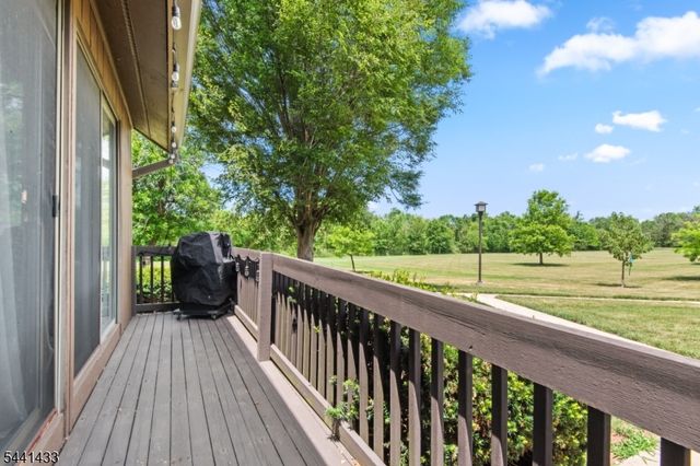 261 Kingsberry Dr, Franklin Twp., NJ 08873
