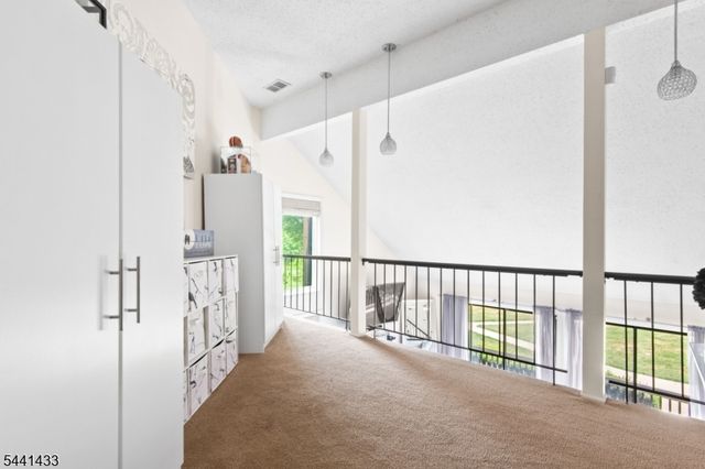 261 Kingsberry Dr, Franklin Twp., NJ 08873