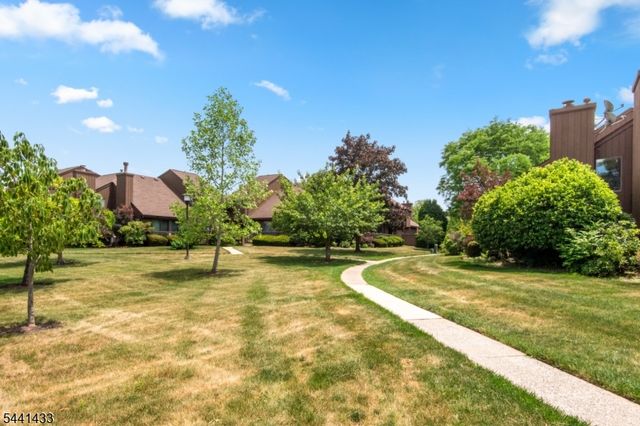 261 Kingsberry Dr, Franklin Twp., NJ 08873