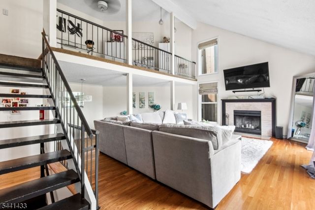 261 Kingsberry Dr, Franklin Twp., NJ 08873