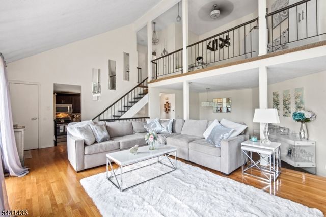 261 Kingsberry Dr, Franklin Twp., NJ 08873