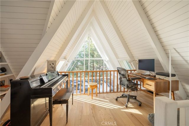 399 Rainier Road, Lake Arrowhead, CA 92352