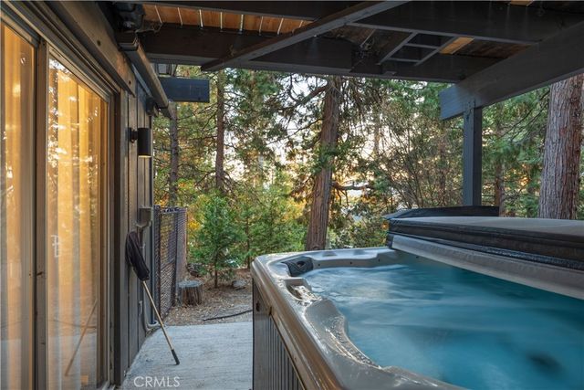 399 Rainier Road, Lake Arrowhead, CA 92352