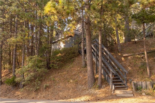 399 Rainier Road, Lake Arrowhead, CA 92352