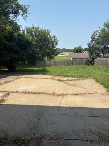 4546 Kelsey Road, Kansas City, MO 64116