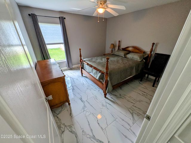 872 Ravenswood Street SE, Palm Bay, FL 32909