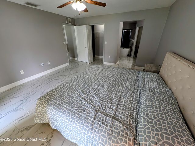 872 Ravenswood Street SE, Palm Bay, FL 32909