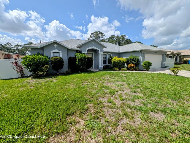 872 Ravenswood Street SE, Palm Bay, FL 32909
