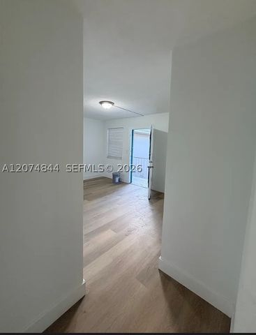 1380 SW 2nd St 7, Miami, FL 33135