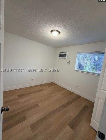 1380 SW 2nd St 7, Miami, FL 33135