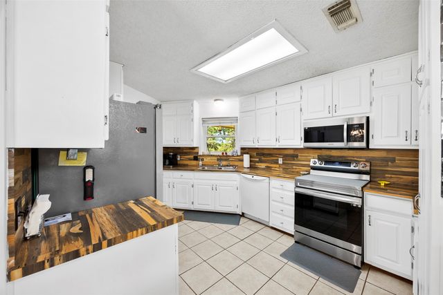 1816 Caddo Peak Road, Joshua, TX 76058