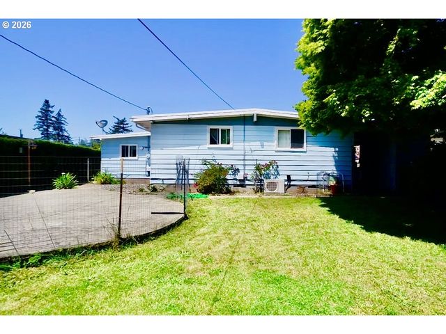 433 FIR St, Brookings, OR 97415