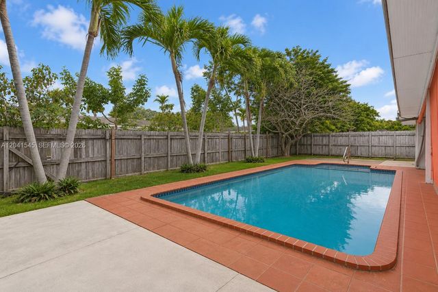 18670 Belview Dr, Cutler Bay, FL 33157