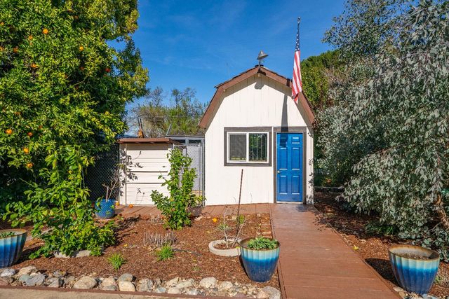 195 Howell Avenue, Red Bluff, CA 96080