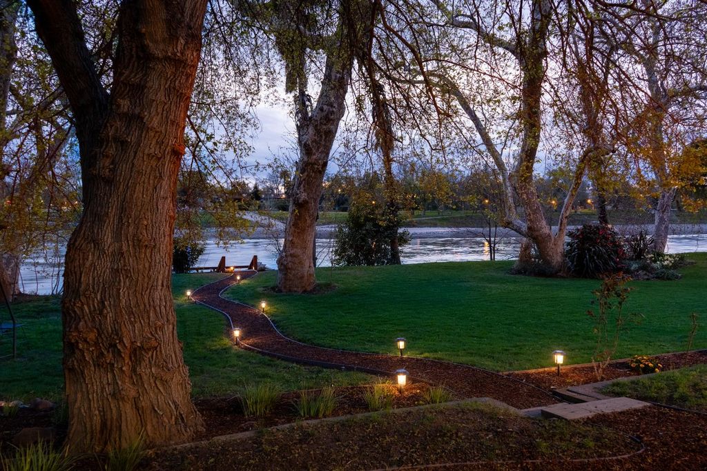 195 Howell Avenue, Red Bluff, CA 96080