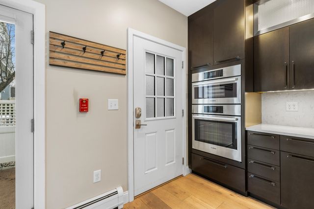 43 Cornwall St Apt B, Portsmouth, NH 03801