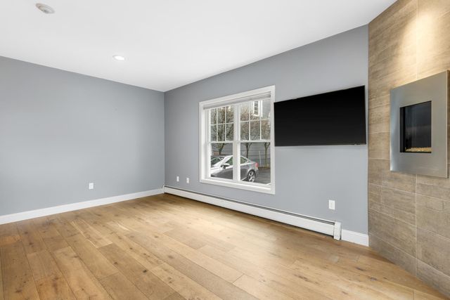 43 Cornwall St Apt B, Portsmouth, NH 03801