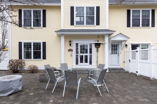 43 Cornwall St Apt B, Portsmouth, NH 03801
