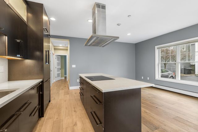 43 Cornwall St Apt B, Portsmouth, NH 03801