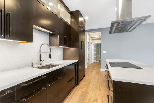 43 Cornwall St Apt B, Portsmouth, NH 03801