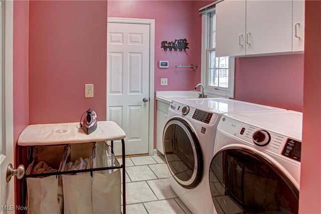 4 River Pointe, Rocky River, OH 44116