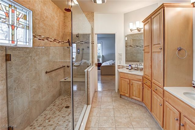 4 River Pointe, Rocky River, OH 44116