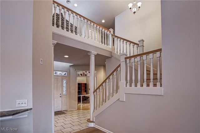 4 River Pointe, Rocky River, OH 44116